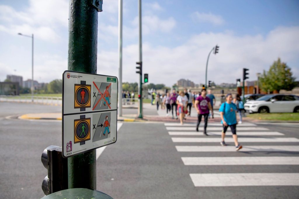 Pictogramas en semáforos en Pamplona